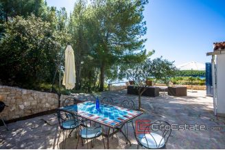 20 2013 64 Brac house sea view for sale