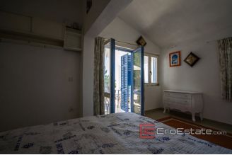 20 2013 64 Brac house sea view for sale