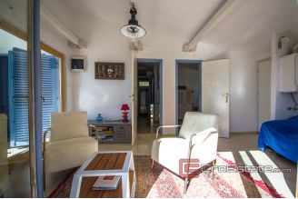 20 2013 64 Brac house sea view for sale