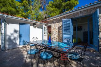 20 2013 64 Brac house sea view for sale