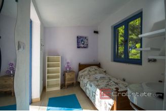 20 2013 64 Brac house sea view for sale