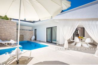 20 2022 191 Sevid villa waterfront for sale