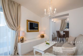 20 2022 191 Sevid villa waterfront for sale