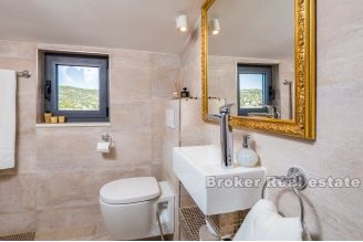 20 2022 191 Sevid villa waterfront for sale