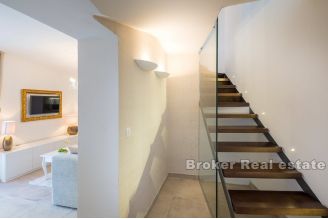 20 2022 191 Sevid villa waterfront for sale