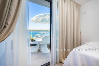 20 2022 191 Sevid villa waterfront for sale