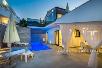 20 2022 191 Sevid villa waterfront for sale