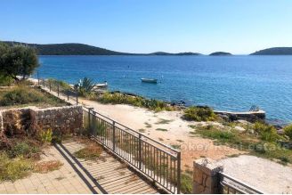 018 2022 192 sevid house first row by the sea for sale