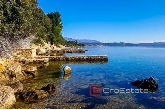 20 4880 30 Zadar area house first row for sale