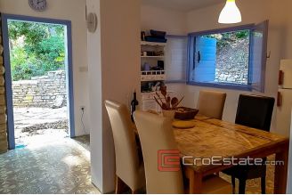 20 4880 30 Zadar area house first row for sale