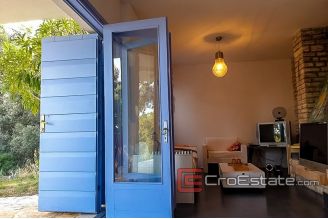 20 4880 30 Zadar area house first row for sale