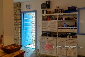 20 4880 30 Zadar area house first row for sale