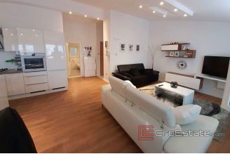 013 2016 375 split bacvice modern three bedrooms apartment for rent