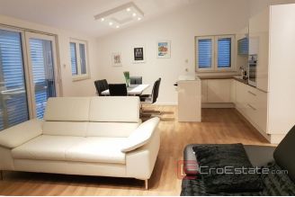 013 2016 375 split bacvice modern three bedrooms apartment for rent