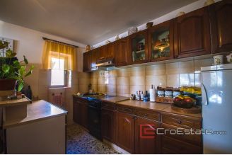 15 2013 68 Brac house seafront for sale
