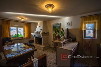15 2013 68 Brac house seafront for sale