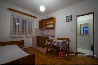15 2013 68 Brac house seafront for sale