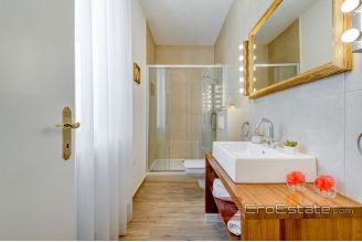 008 2015 141 split three bedrooms apartments for sale