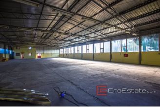 07 2019 97 Zadar hall for sale