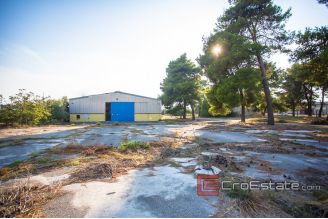 07 2019 97 Zadar hall for sale