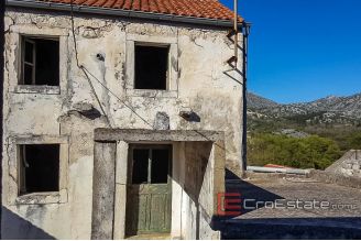 10 4928 Dubrovnik area house for renovation sale