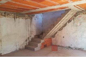10 4928 Dubrovnik area house for renovation sale