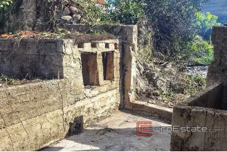 10 4928 Dubrovnik area house for renovation sale