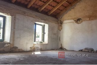 10 4928 Dubrovnik area house for renovation sale