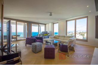 020 2024 68 split luxury three bedrooms apartment for sale
