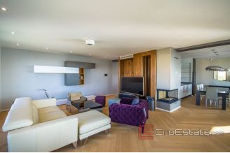 020 2024 68 split luxury three bedrooms apartment for sale