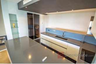 020 2024 68 split luxury three bedrooms apartment for sale