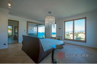 020 2024 68 split luxury three bedrooms apartment for sale