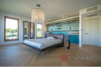 020 2024 68 split luxury three bedrooms apartment for sale