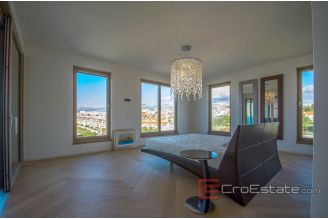 020 2024 68 split luxury three bedrooms apartment for sale