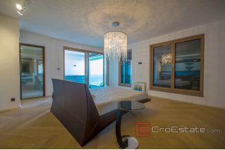 020 2024 68 split luxury three bedrooms apartment for sale