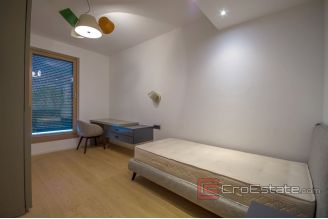 020 2024 68 split luxury three bedrooms apartment for sale