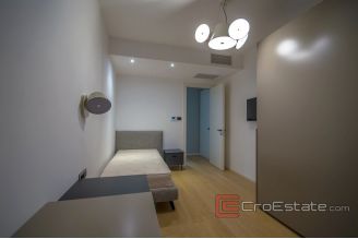 020 2024 68 split luxury three bedrooms apartment for sale