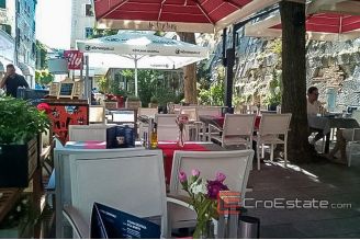 03 2016 376 Split restaurant for rent