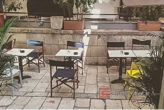 03 2016 376 Split restaurant for rent