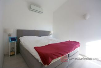 020 2019 98 podstrana twe bedrooms apartment for sale