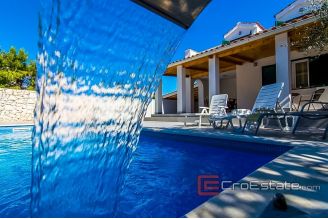 20 2019 69 Rogoznica area house swimming pool for sale