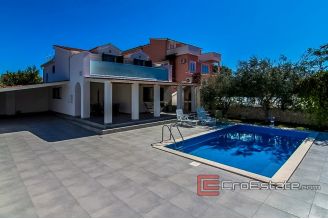 20 2019 69 Rogoznica area house swimming pool for sale