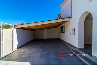 20 2019 69 Rogoznica area house swimming pool for sale