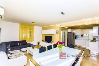 20 2019 69 Rogoznica area house swimming pool for sale