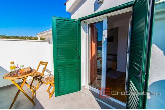 20 2019 69 Rogoznica area house swimming pool for sale