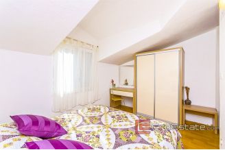 20 2019 69 Rogoznica area house swimming pool for sale