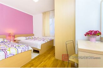 20 2019 69 Rogoznica area house swimming pool for sale