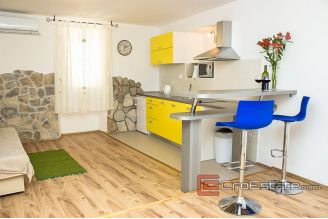 15 2018 119 Split apartment for sale