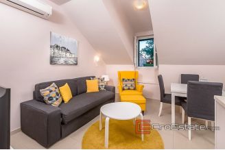 19 2018 118 Split stone house for sale
