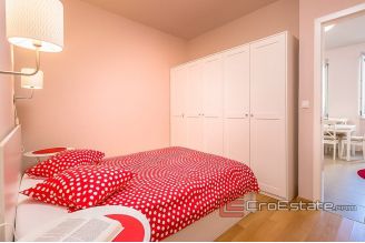 19 2018 118 Split stone house for sale